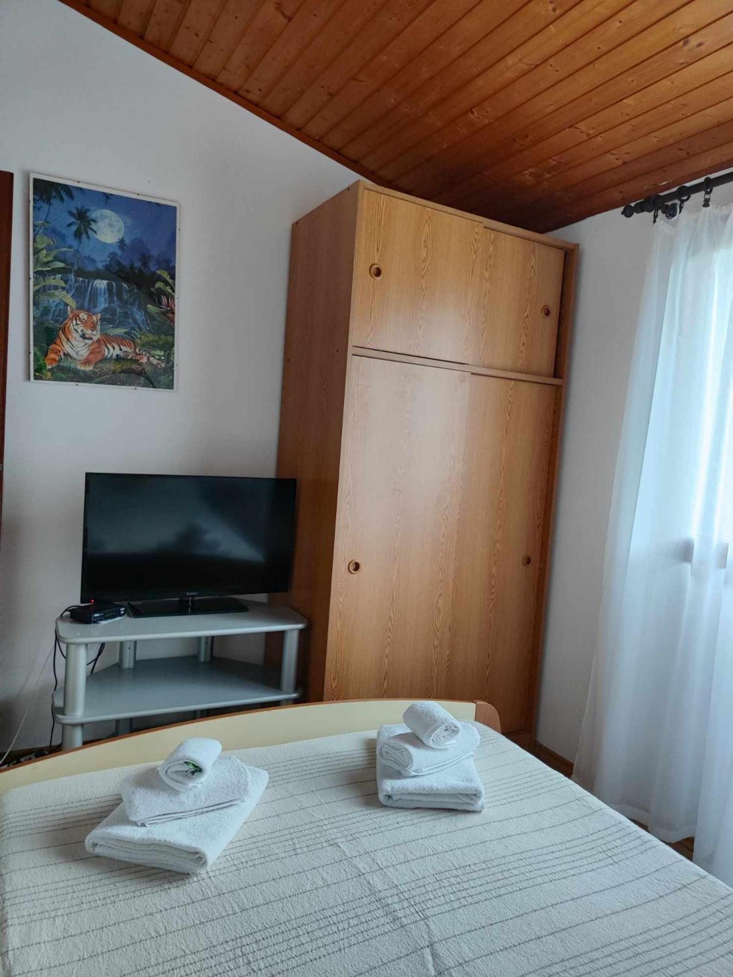 Apartments By The Sea Basina, Hvar - 116 Vrboska Kamer foto